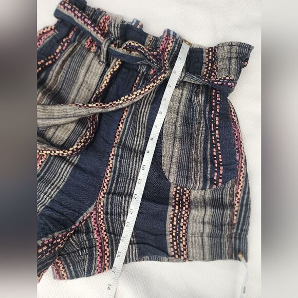 Anthropologie cotton side pockets coastal summer shorts - Picture 4 of 10